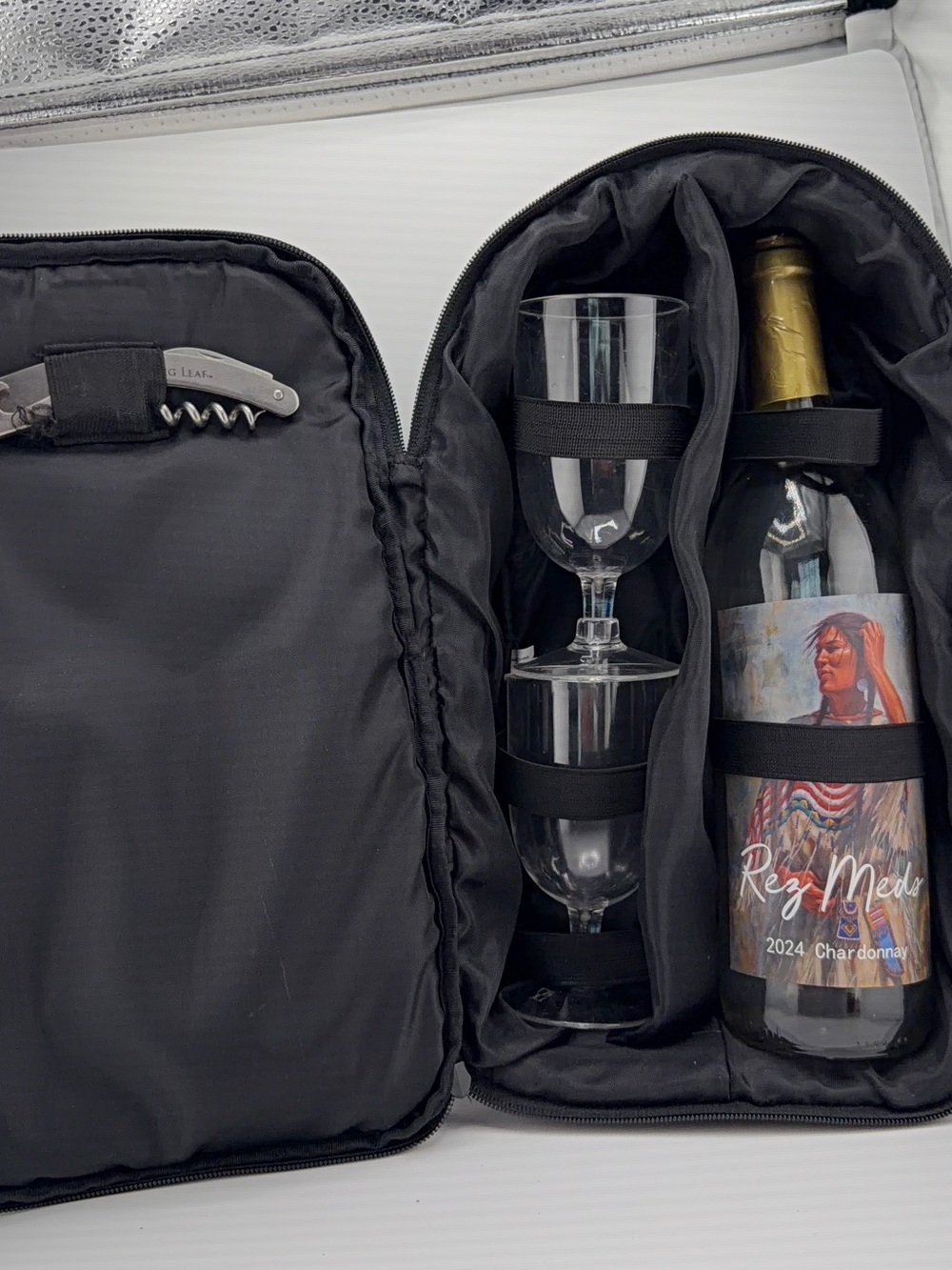 Black Wine Carrier Travel Bag With 2 Plastic Wine 🍷 Cork Screw
